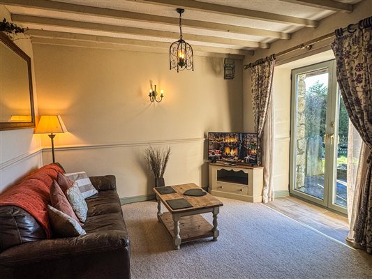 cosy cottages in Wales at Snowdonia Holidays Tyddyn du Farm. Farm stays in Snowdonia National Park. Dog friendly accommodation close to Snowdon, Zip World Wales best beaches and mountain hikes. Close to Coed y Brenin Forest best mountain bike trails in the UK